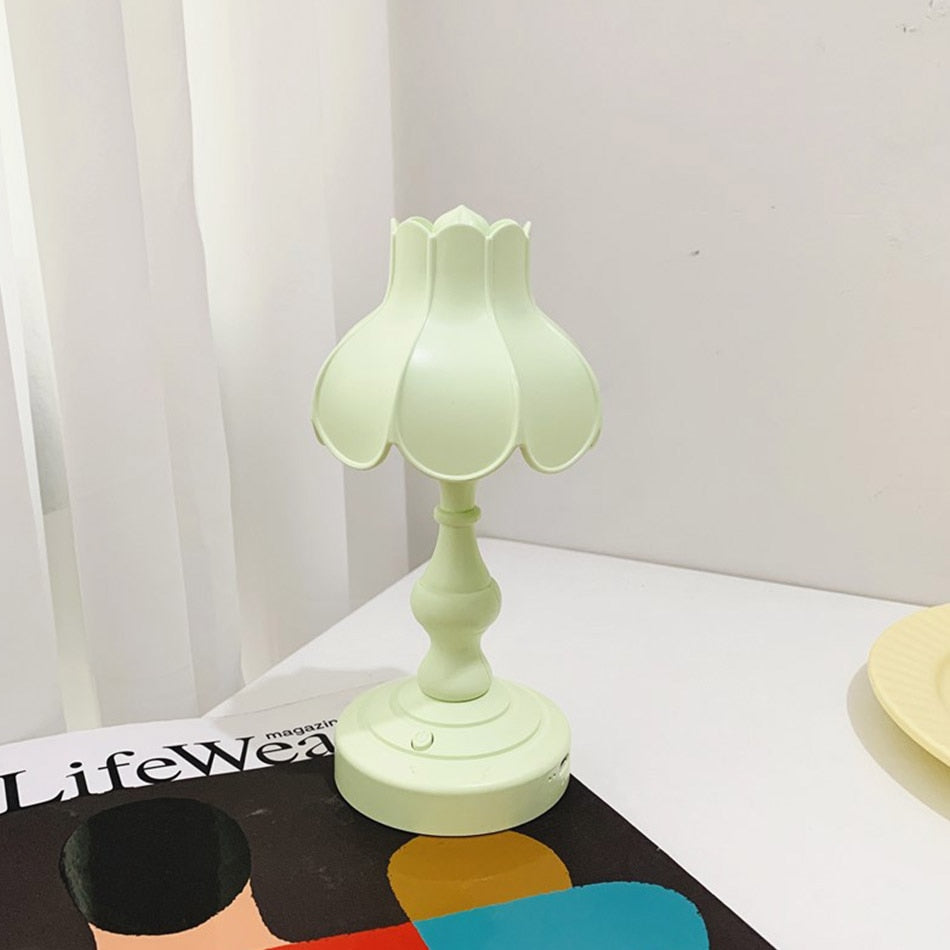 Vintage Floral Table Lamp