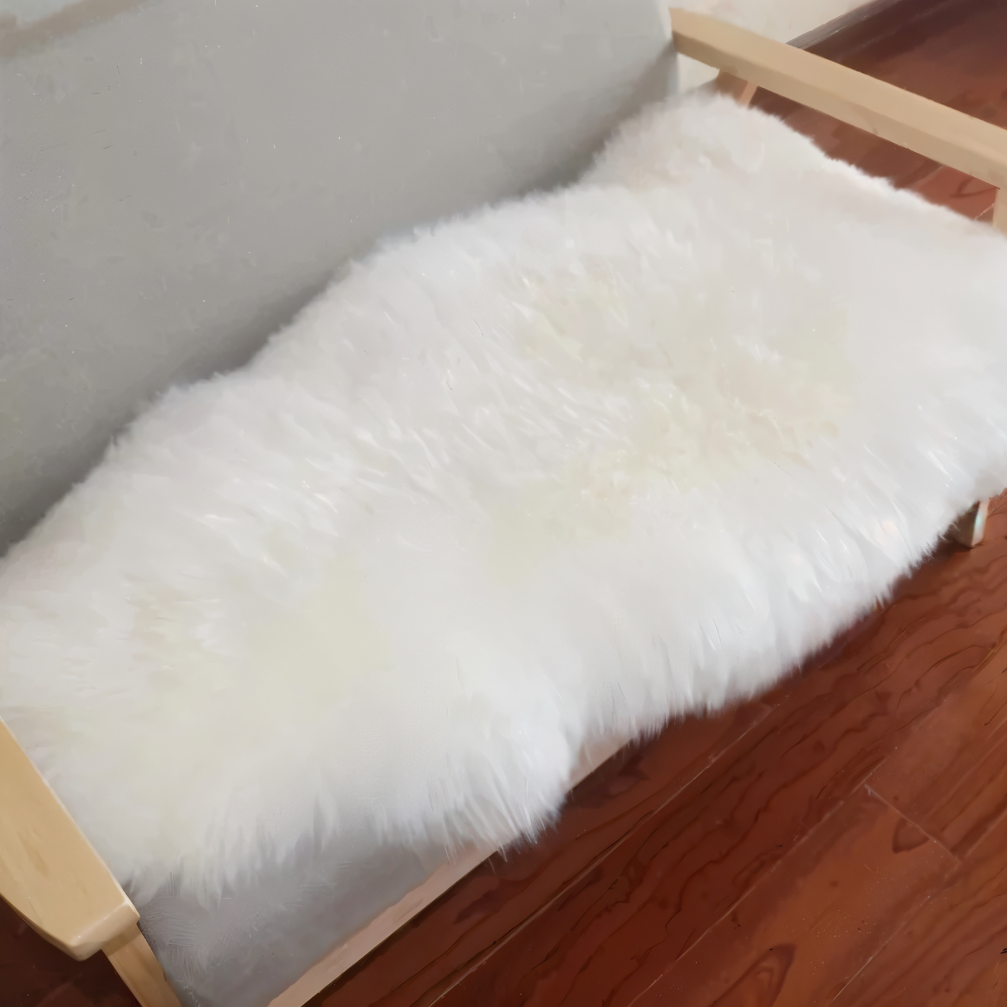 Plush Faux Fur Rug – Soft Synthetic Sheepskin Mat