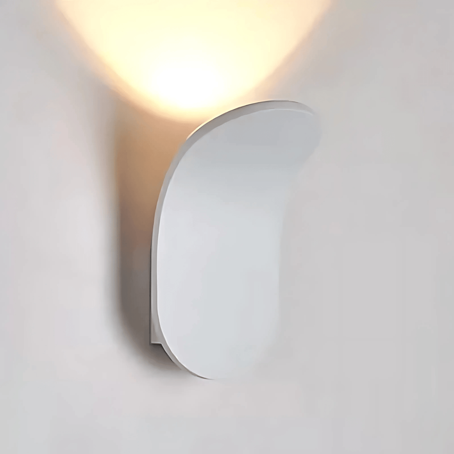 Sleek Contemporary Wall Lamp for Home Lighting