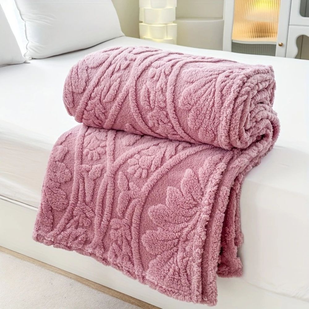 Plush Fleece Blanket - Warm Microfiber Throw for Home