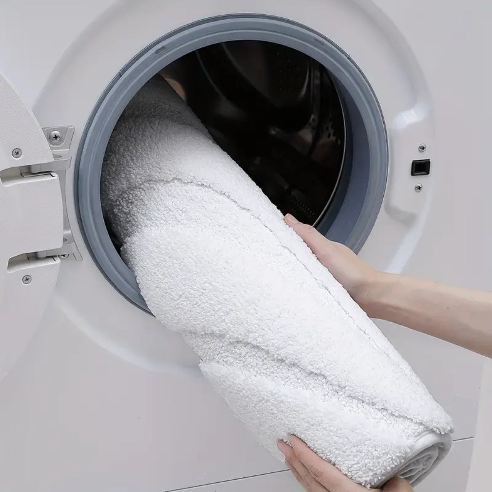 Luxury Soft Bathroom Mat – Absorbent Non-Slip Rug