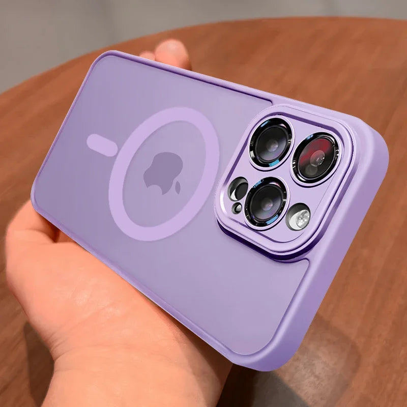 Durable Phone Case with Magnetic Closure and Shockproof Protection