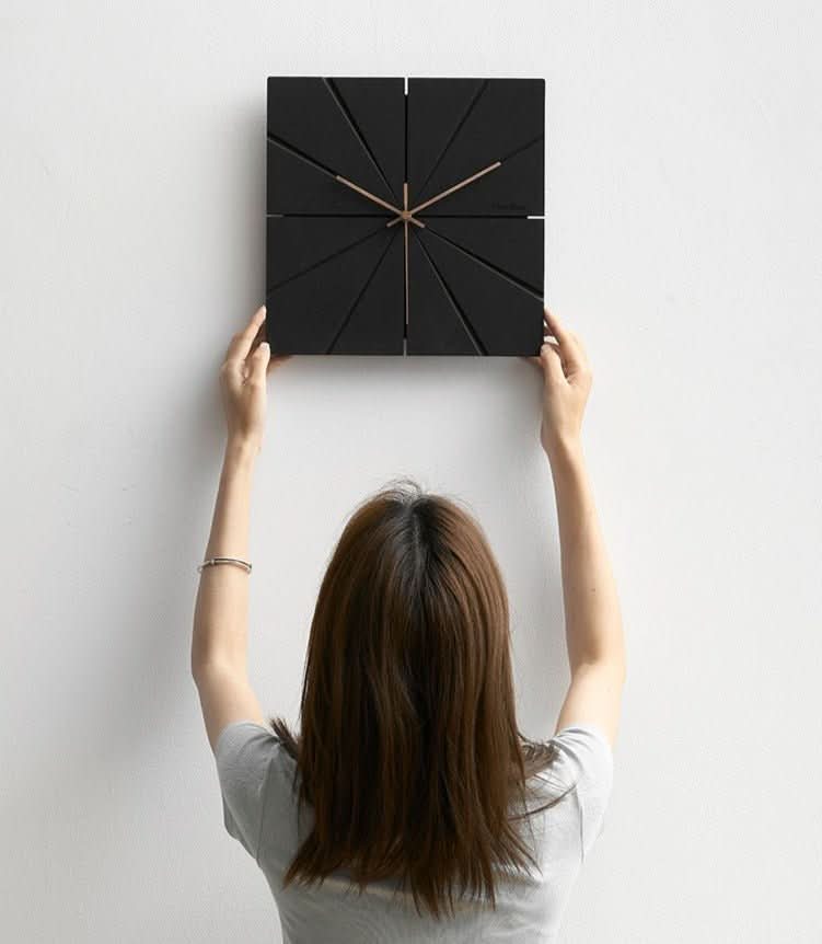 Quiet Contemporary Wall Clock – 12 Wooden Style