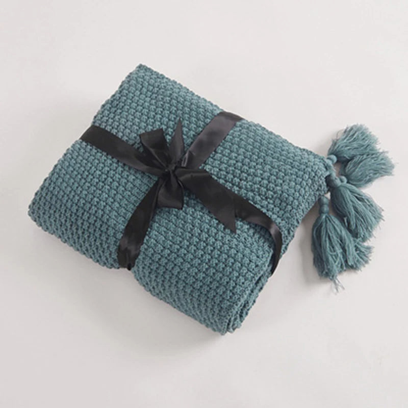 Cozy Nordic Throw Blanket