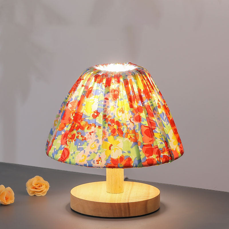 Simple Elegant Metal Floral Desk Lamp
