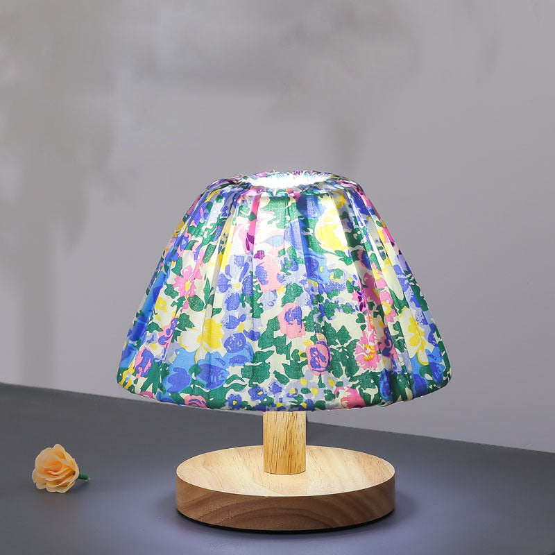 Simple Elegant Metal Floral Desk Lamp