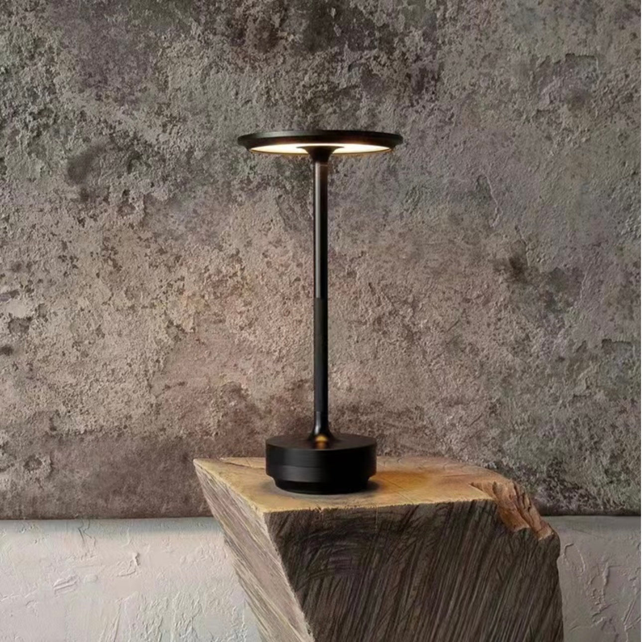 Bright Wireless Desk Lamp