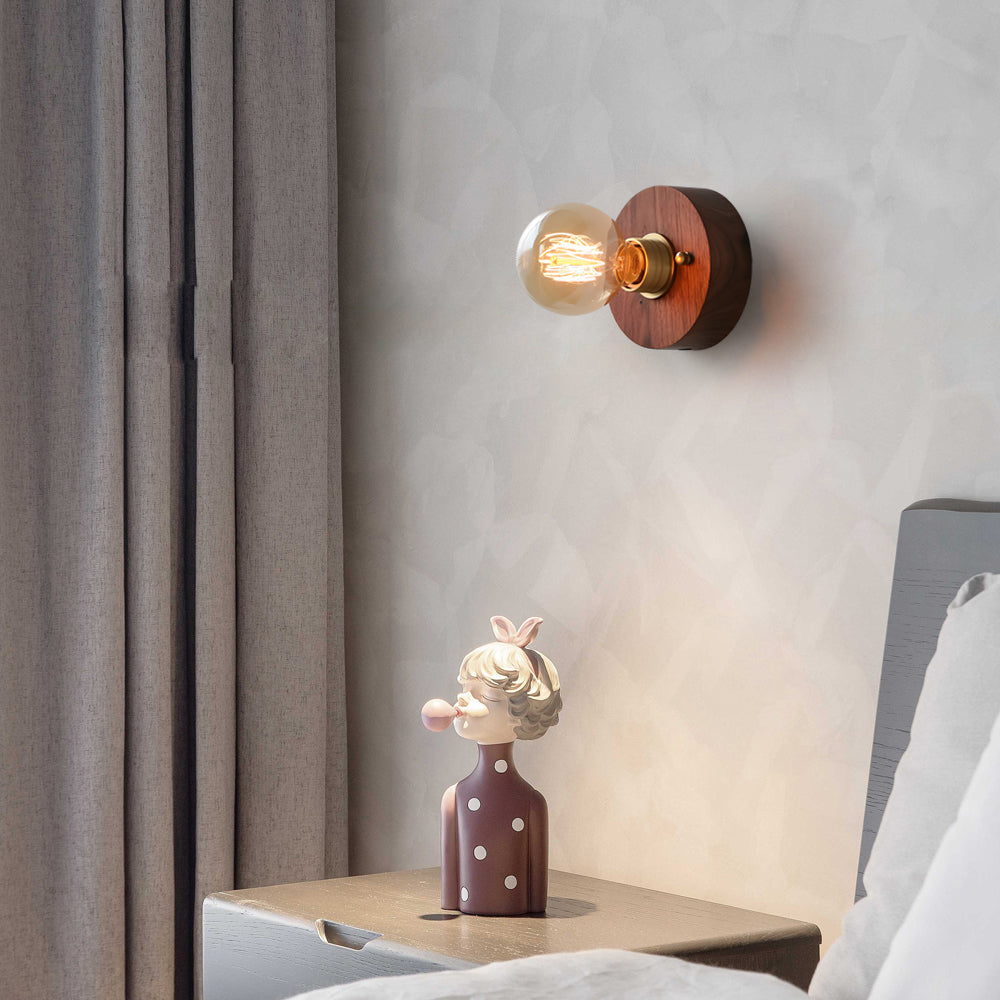 Classic Wooden Wall Light with Chain Switch