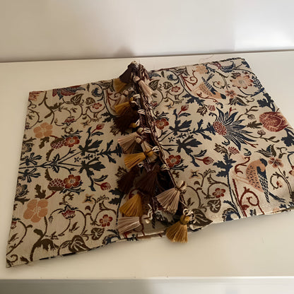 Classic Floral Pattern Table Runner