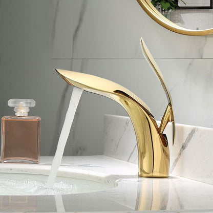 Classic Brass Single Hole Basin Faucet for Bathroom Sink