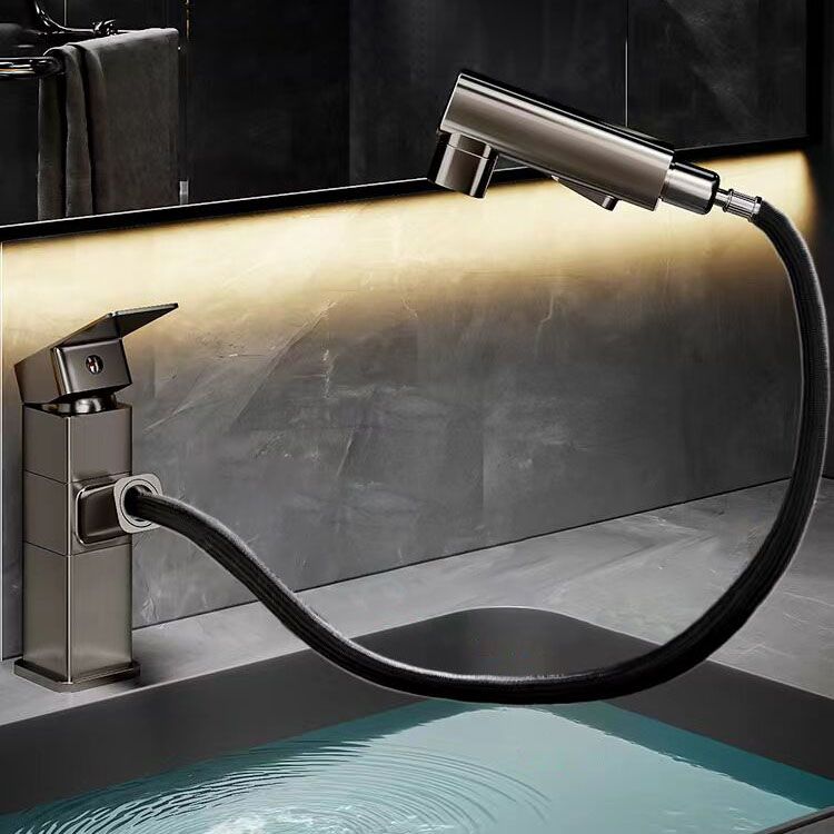 Modern Single Handle Bathroom Faucet with Pull Out Spray