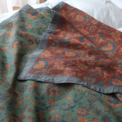 Classic Floral Throw Blanket – Vintage Style