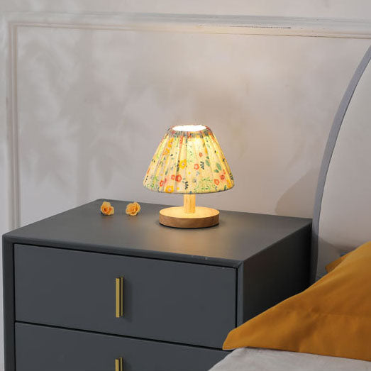 Simple Elegant Metal Floral Desk Lamp