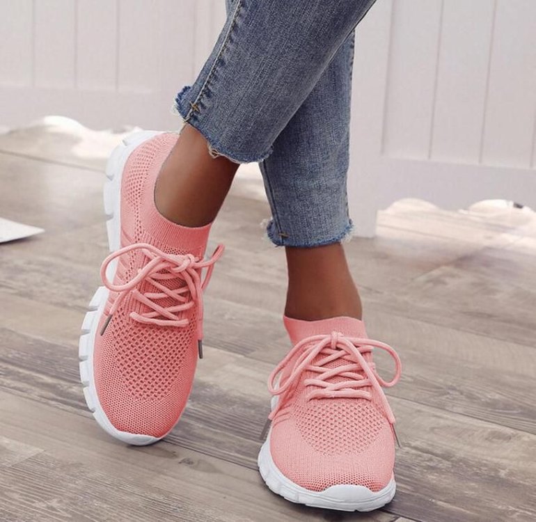 Fashionable Men's Sneakers for Sports and Daily Wear