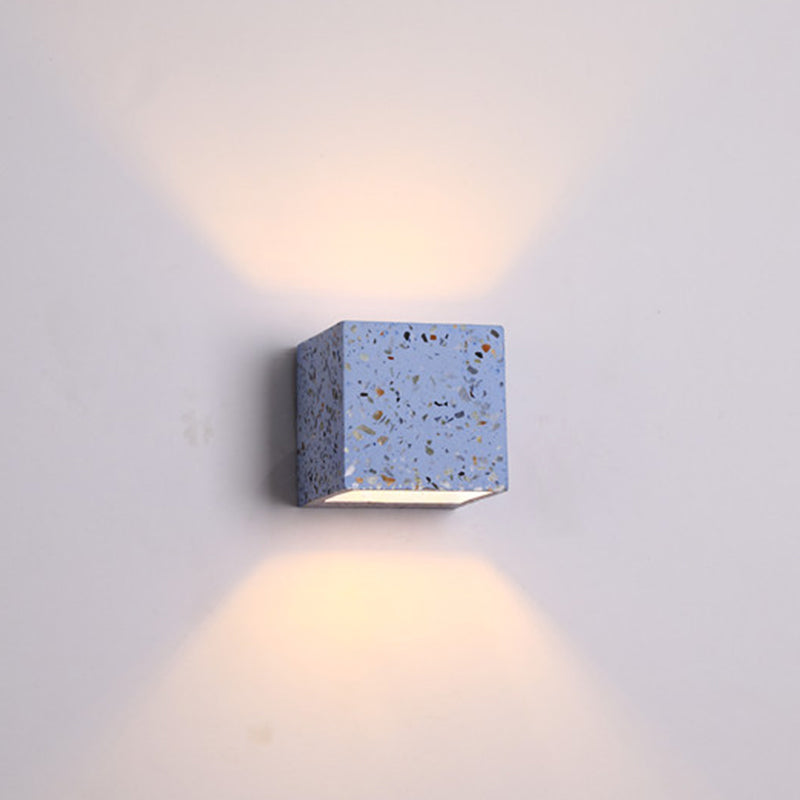 Simple Adjustable Wall Light