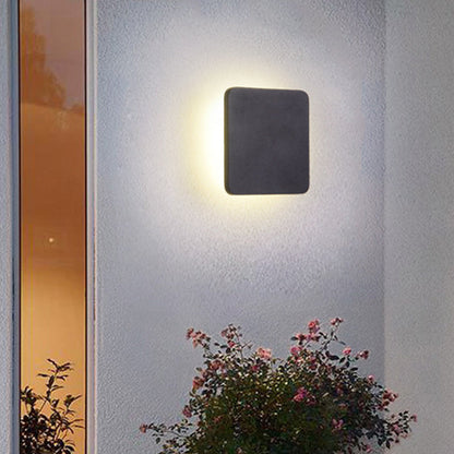 Sleek Black LED Wall Light Modern Aluminum Sconce