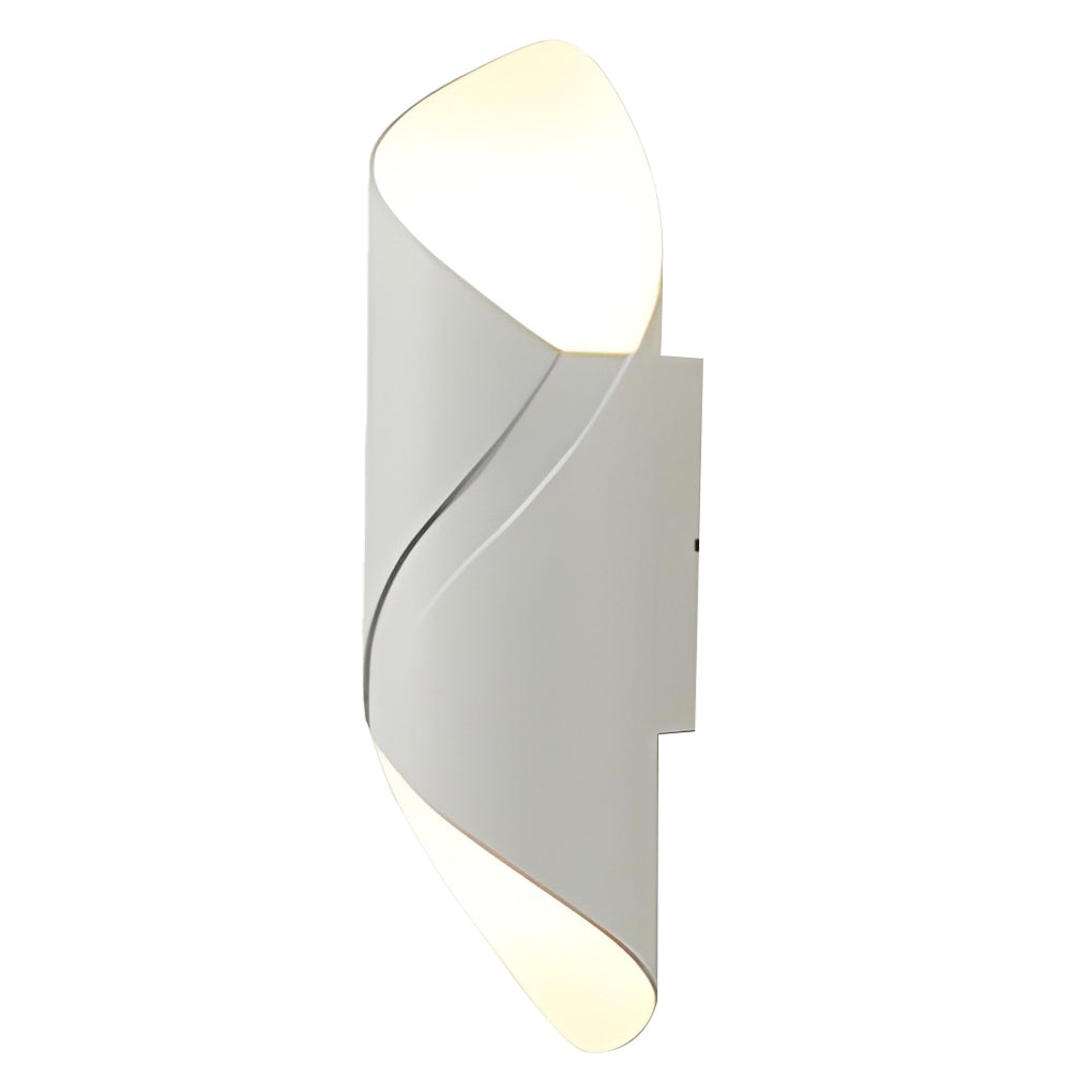 Sleek Metal Outdoor Wall Light Noxord