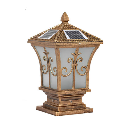 Outdoor Solar Fence Post Lights with Classic Design