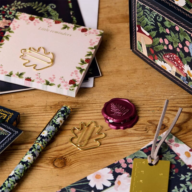 Premium Stationery Desk Calendar Set