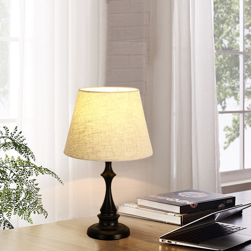 Sleek Contemporary Desk Light Noxord