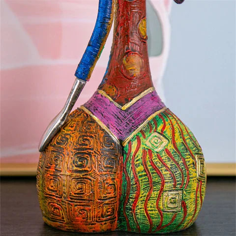 Unique Female Figurine Resin Art Sculpture for Home Decoration