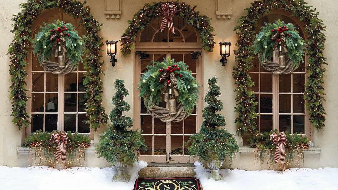 Rustic Christmas Wreath with Pinecones and Bells