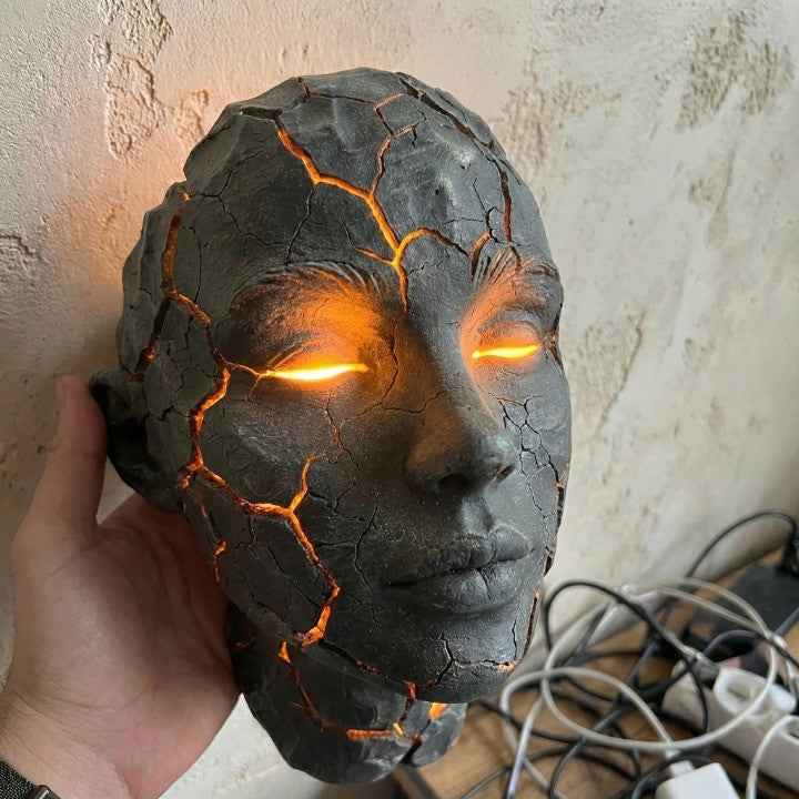 Unique Magma Crack Table Lamp