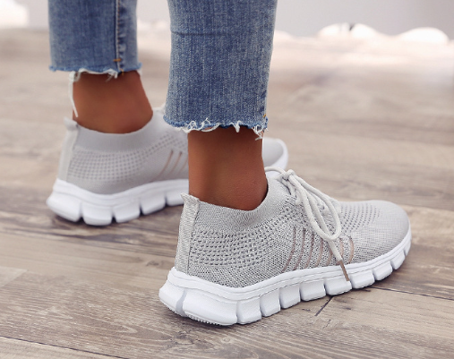 Fashionable Men's Sneakers for Sports and Daily Wear