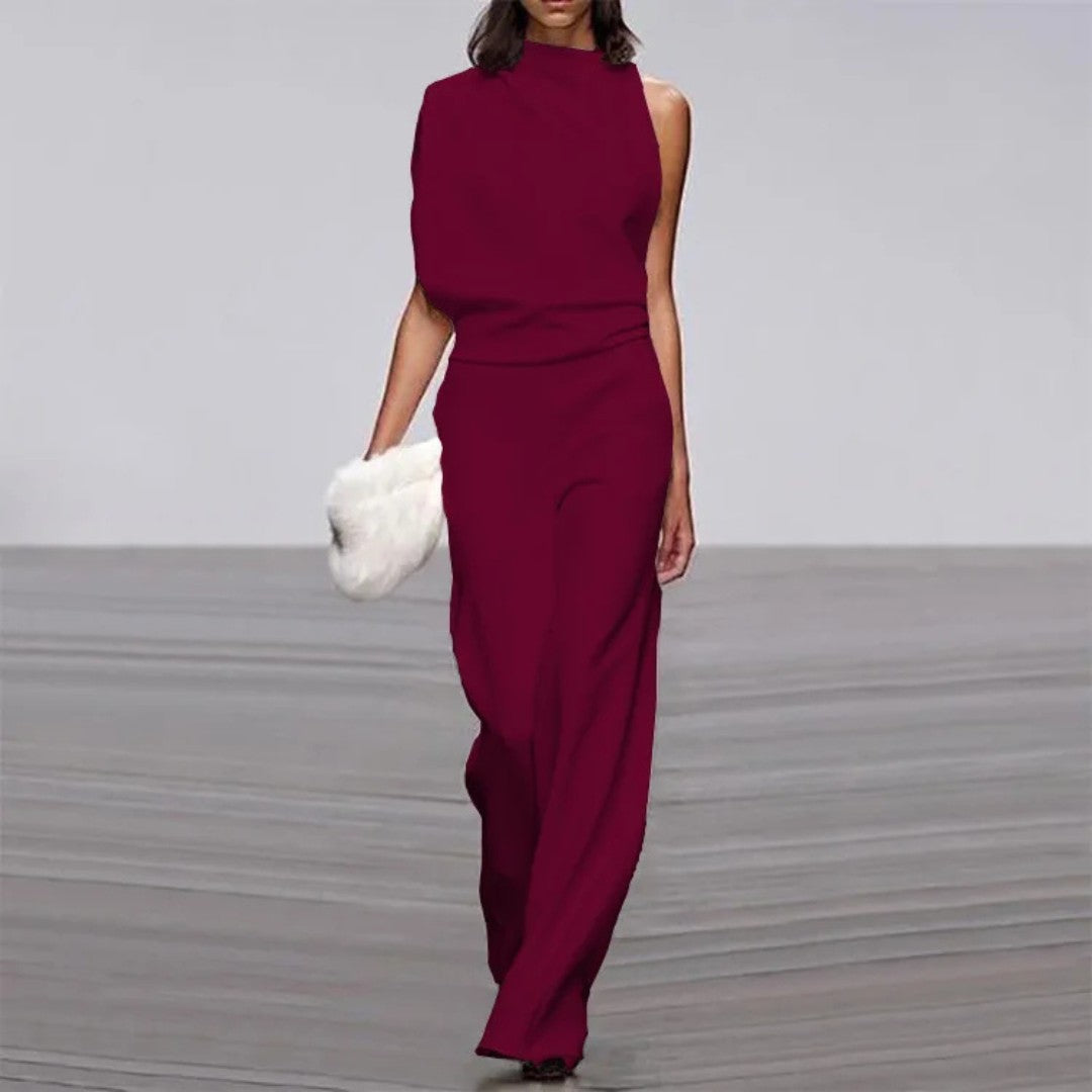 Chic Sleeveless Jumpsuit with Slim Fit and Flowy Legs