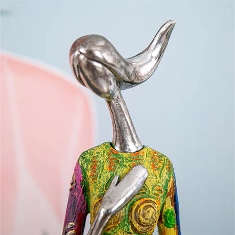 Unique Female Figurine Resin Art Sculpture for Home Decoration