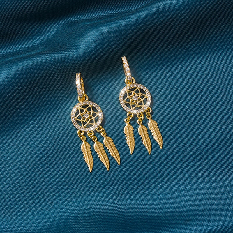 Luxurious 14k Gold Stud Earrings