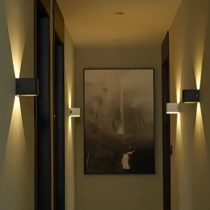 Sleek Metal LED Wall Light Noxord