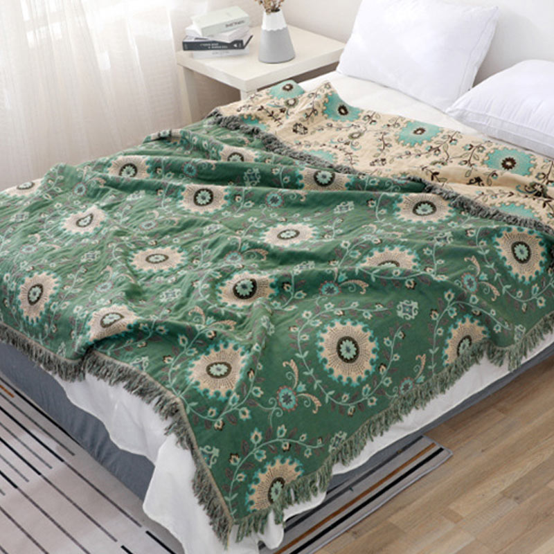 Comfortable Fitted Couch Blanket Cover