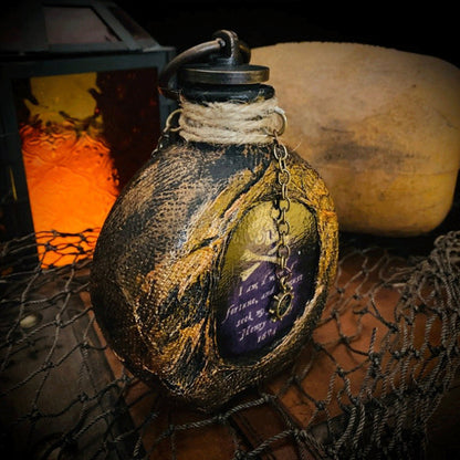 Decorative Pirate Skull Liquor Decanter