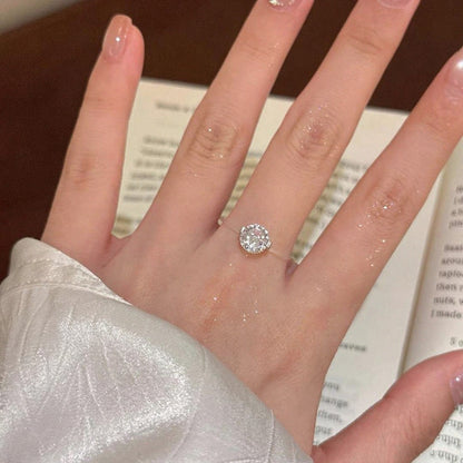 Luxury 1-2 Carat Moissanite Solitaire Ring