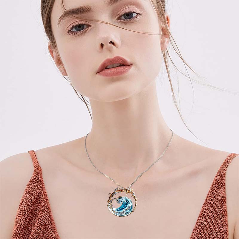 Stylish Ocean Inspired Pendant Necklace