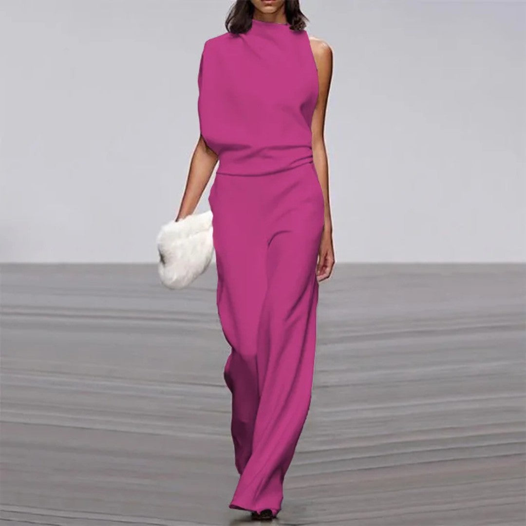Chic Sleeveless Jumpsuit with Slim Fit and Flowy Legs