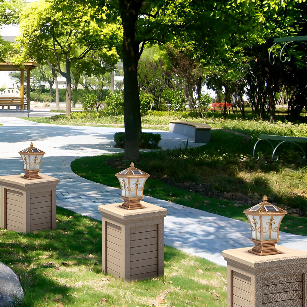 Outdoor Solar Fence Post Lights with Classic Design