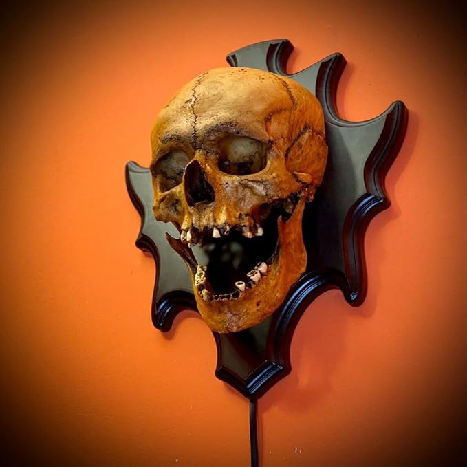 Dark Gothic Skull Table Lamp