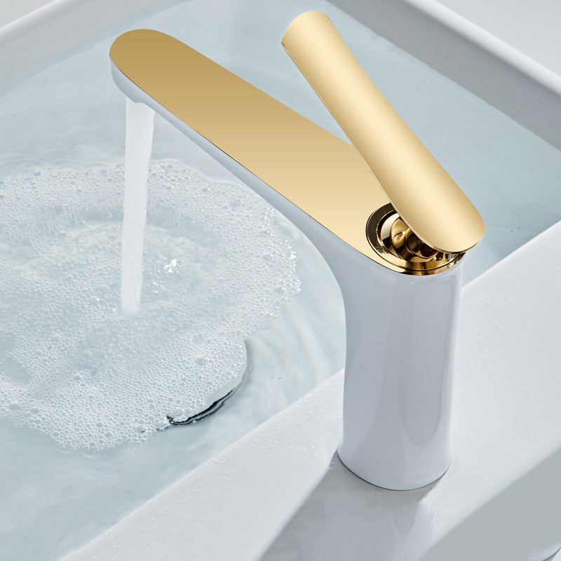 Single Handle Bathroom Faucet Round Brass Sink Mixer Tap