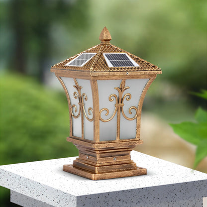 Outdoor Solar Fence Post Lights with Classic Design