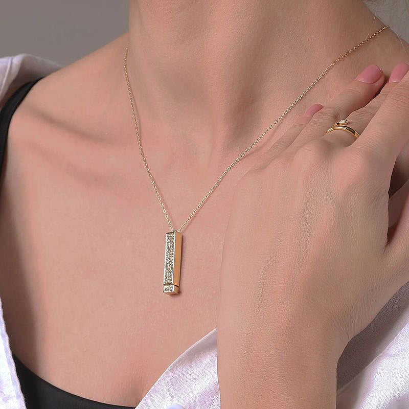 Sparkly Crystal Pendant Necklace