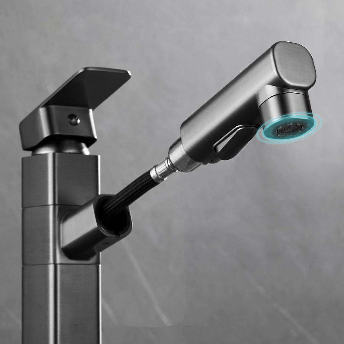 Modern Single Handle Bathroom Faucet with Pull Out Spray