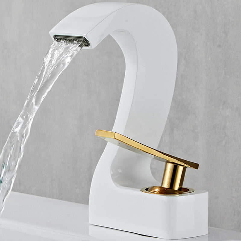 Contemporary Single Handle Bathroom Sink Faucet Brass Finish
