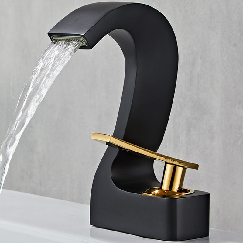 Contemporary Single Handle Bathroom Sink Faucet Brass Finish