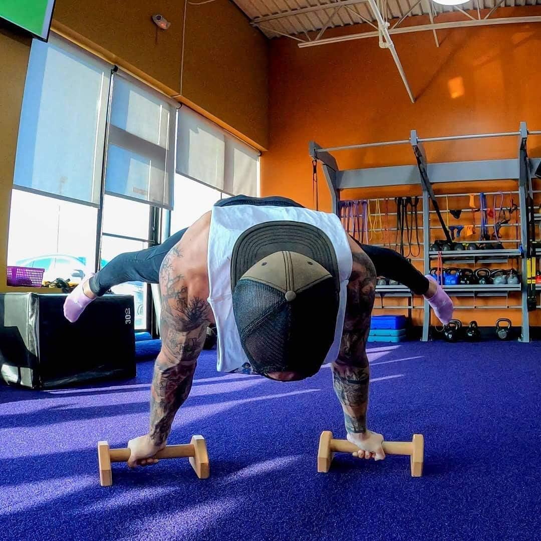 Strong Fitness Pull Up Bars