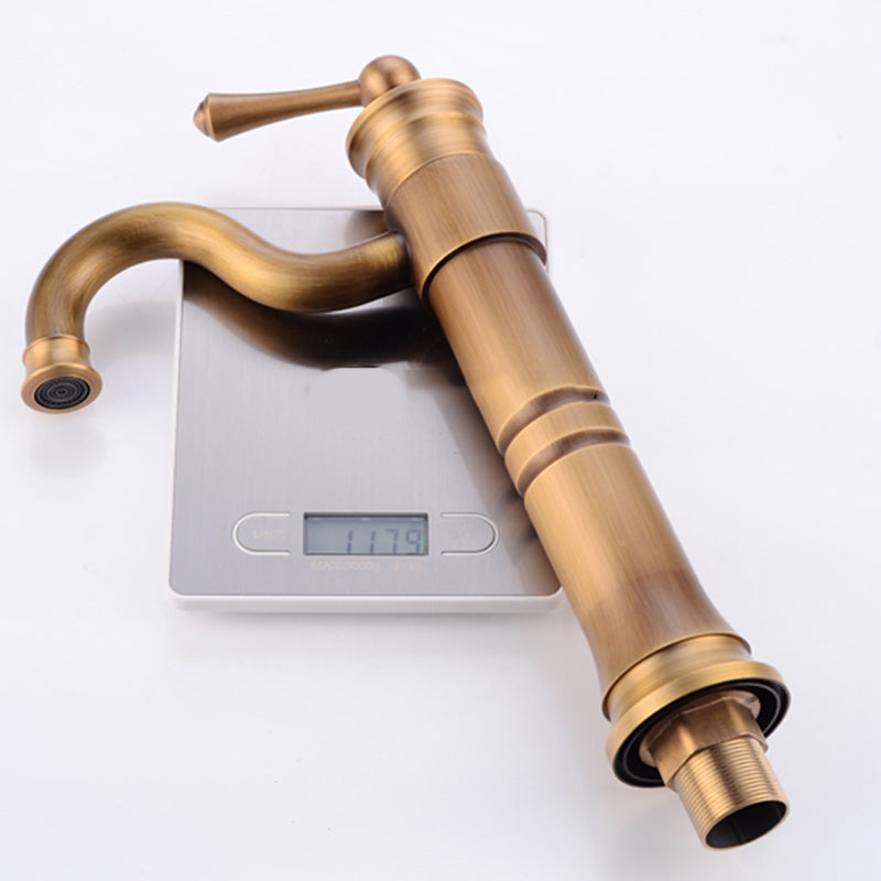 Stylish Single Handle Kitchen Faucet with Rotating Spout
