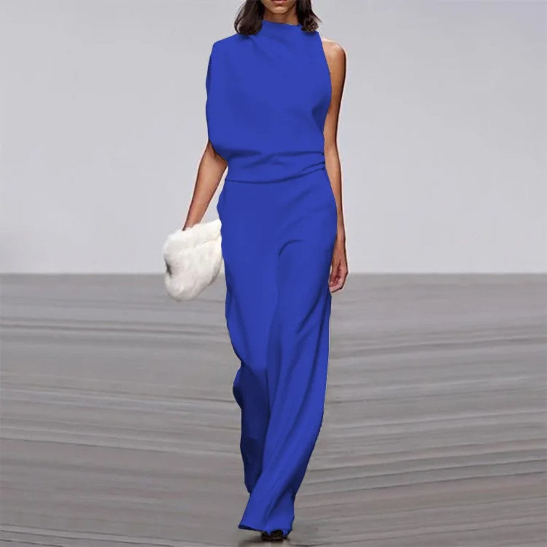 Chic Sleeveless Jumpsuit with Slim Fit and Flowy Legs