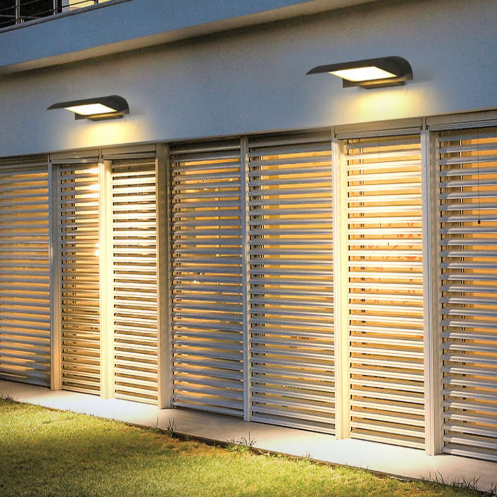 Sleek Outdoor IP65 LED Black Wall Light Fixture