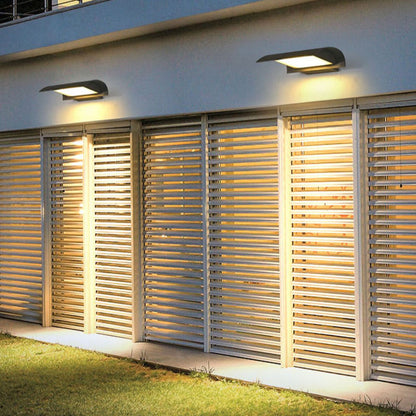 Sleek Outdoor IP65 LED Black Wall Light Fixture
